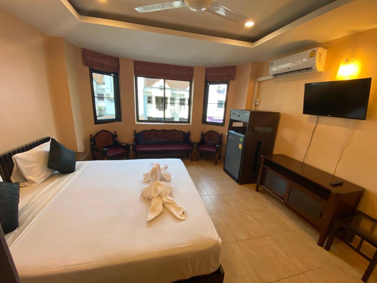 Star Guesthouse Patong Extérieur photo