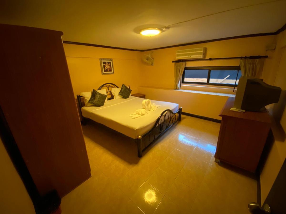 Star Guesthouse Patong Extérieur photo