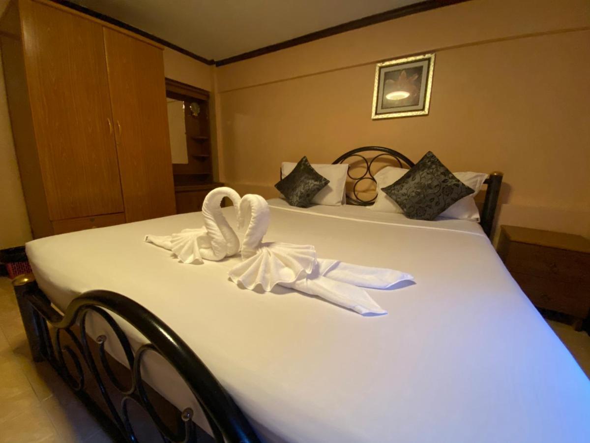 Star Guesthouse Patong Extérieur photo