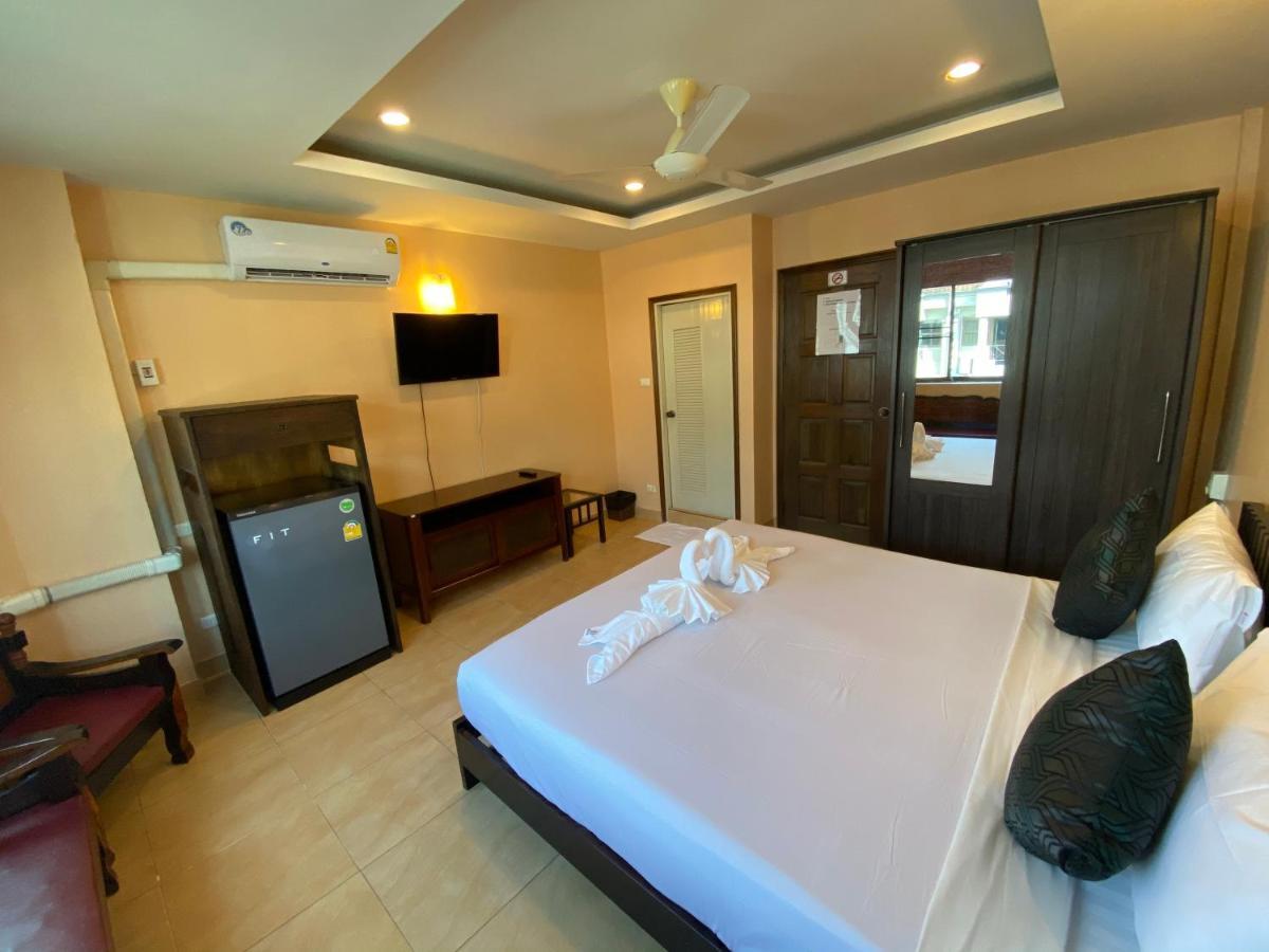 Star Guesthouse Patong Extérieur photo