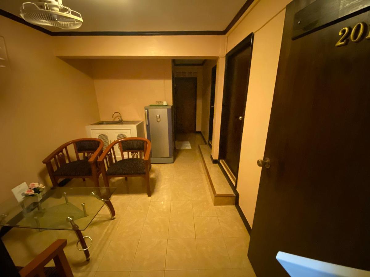Star Guesthouse Patong Extérieur photo