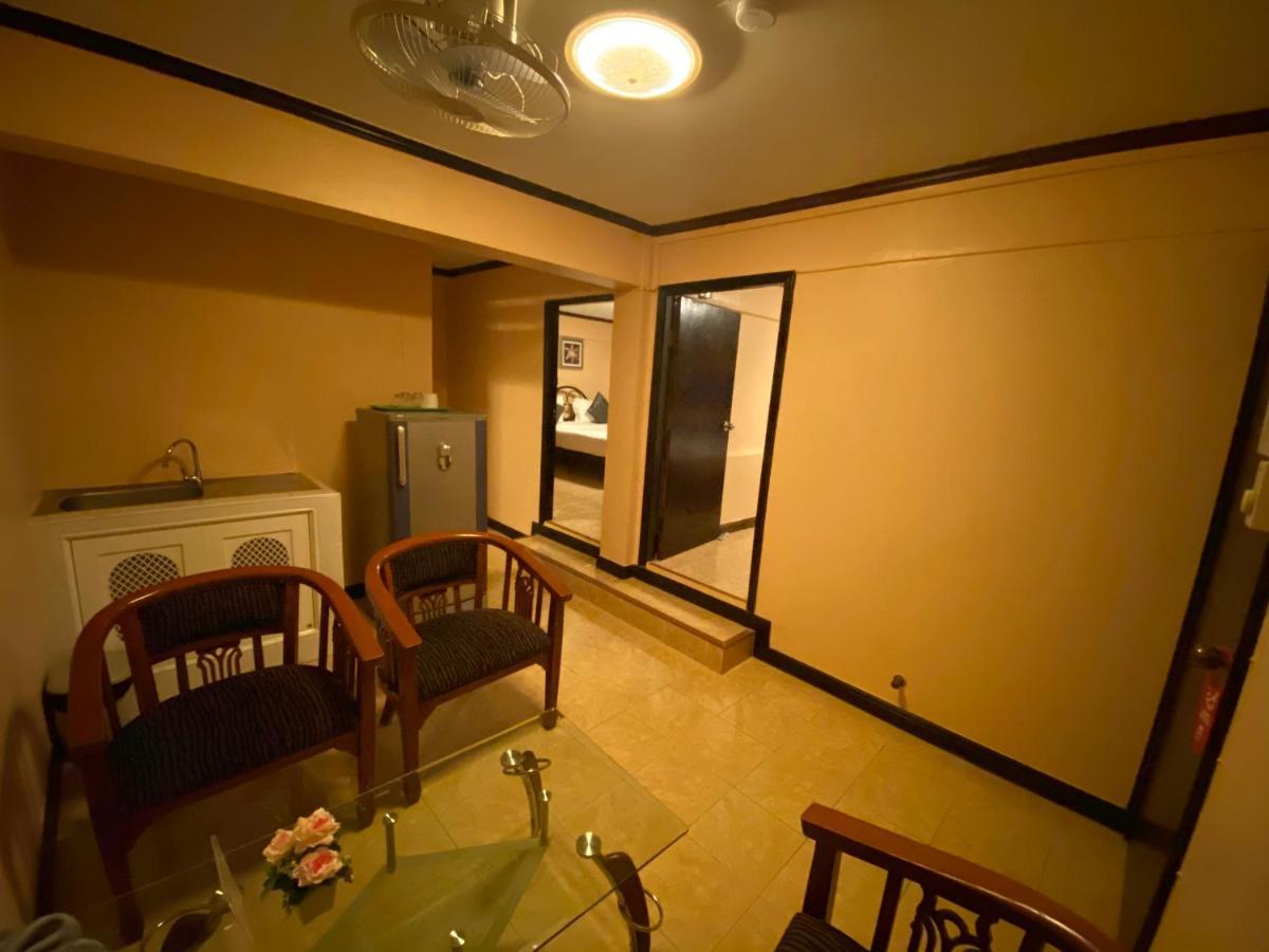 Star Guesthouse Patong Extérieur photo