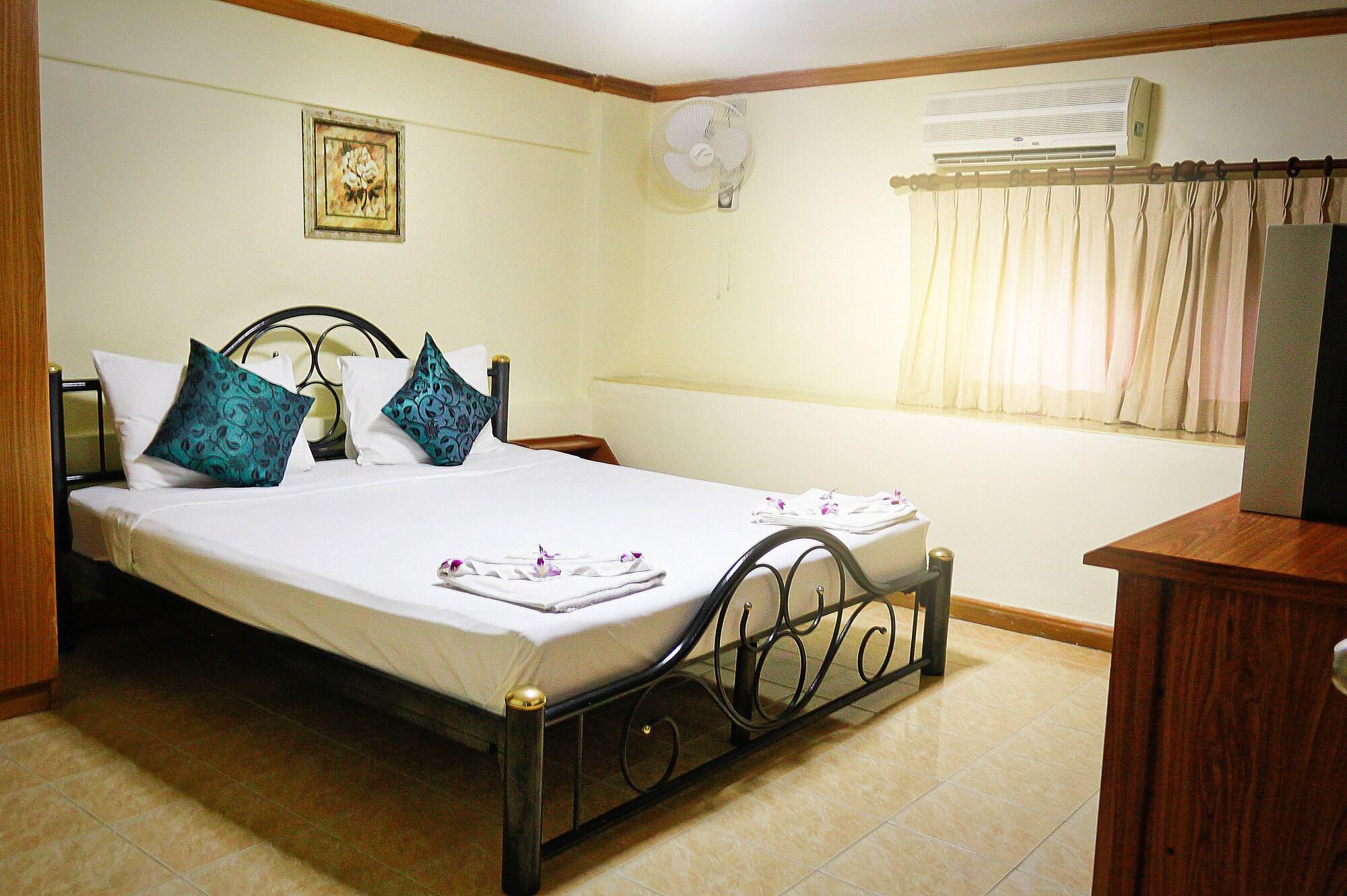 Star Guesthouse Patong Extérieur photo