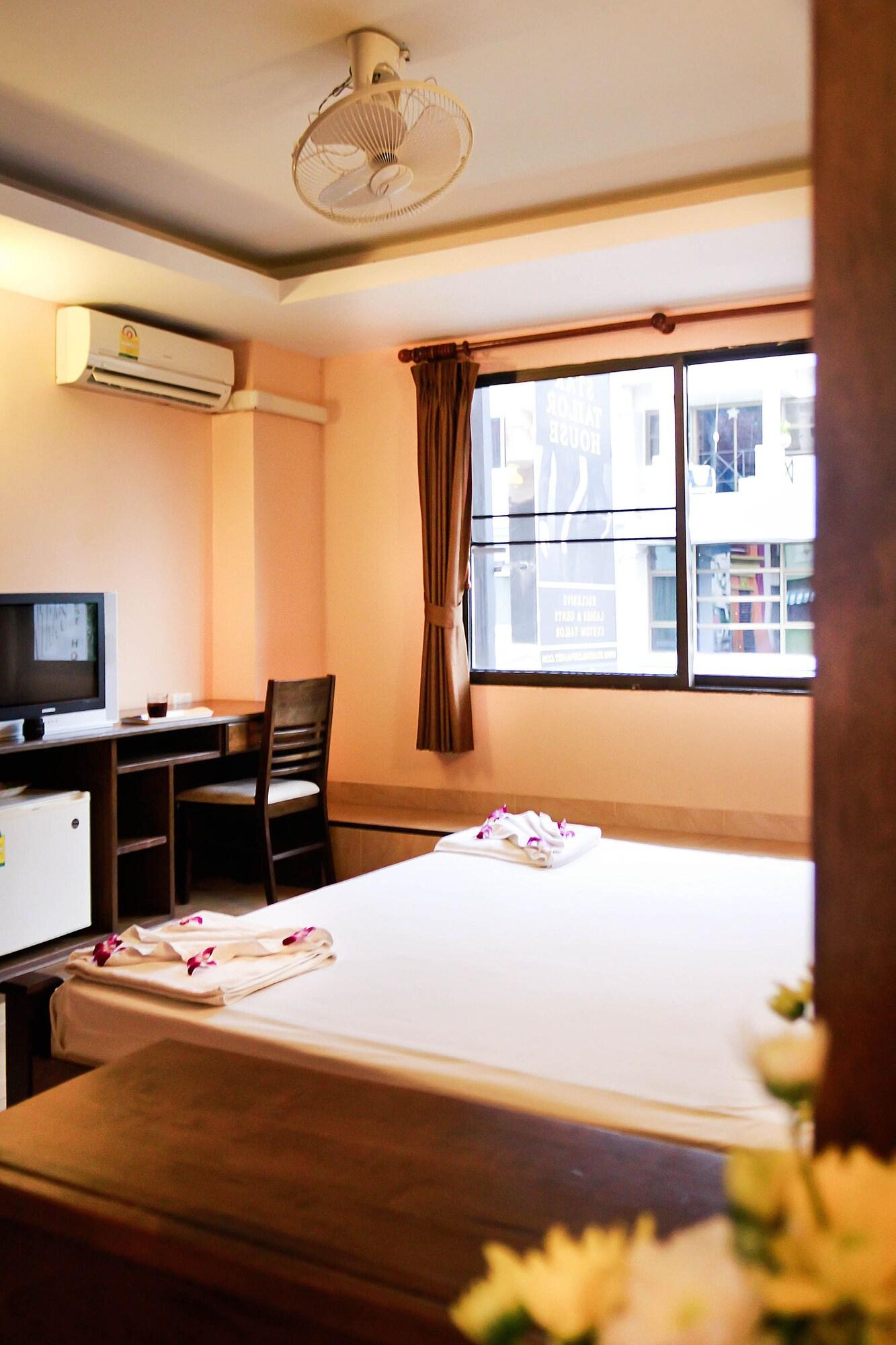 Star Guesthouse Patong Extérieur photo