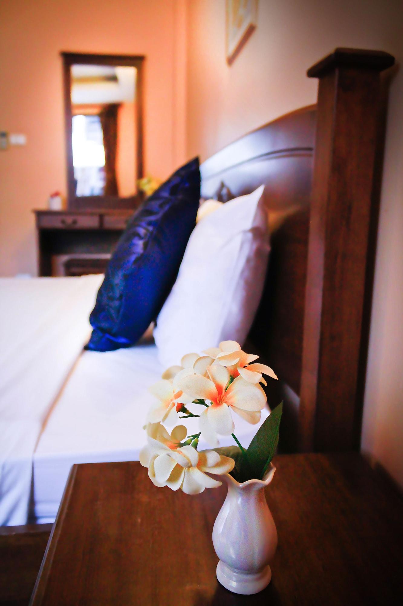 Star Guesthouse Patong Extérieur photo
